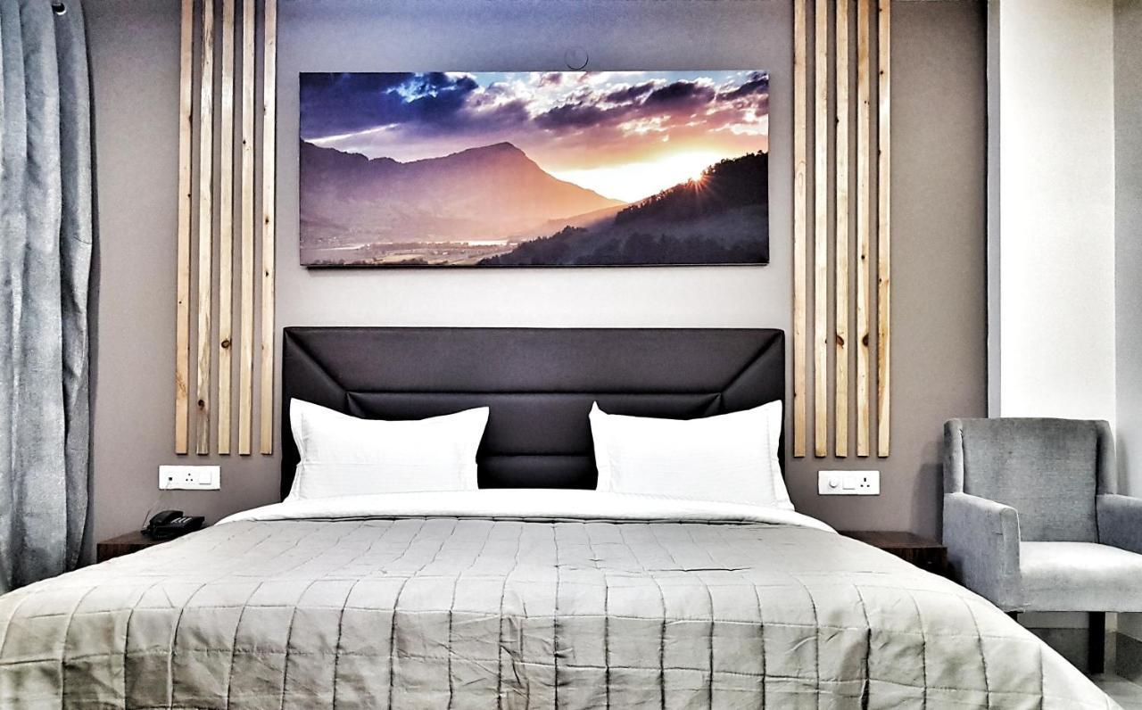 Hotel Aerocity Purple Orchid New Delhi Luaran gambar